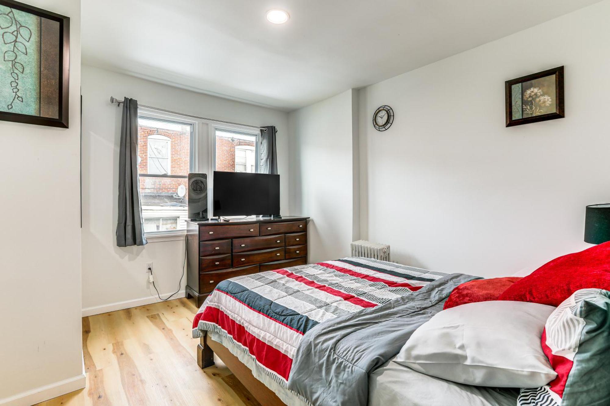 6 Mi To Eagles Games Stylish Philly Townhome! Holiday home Philadelphia
