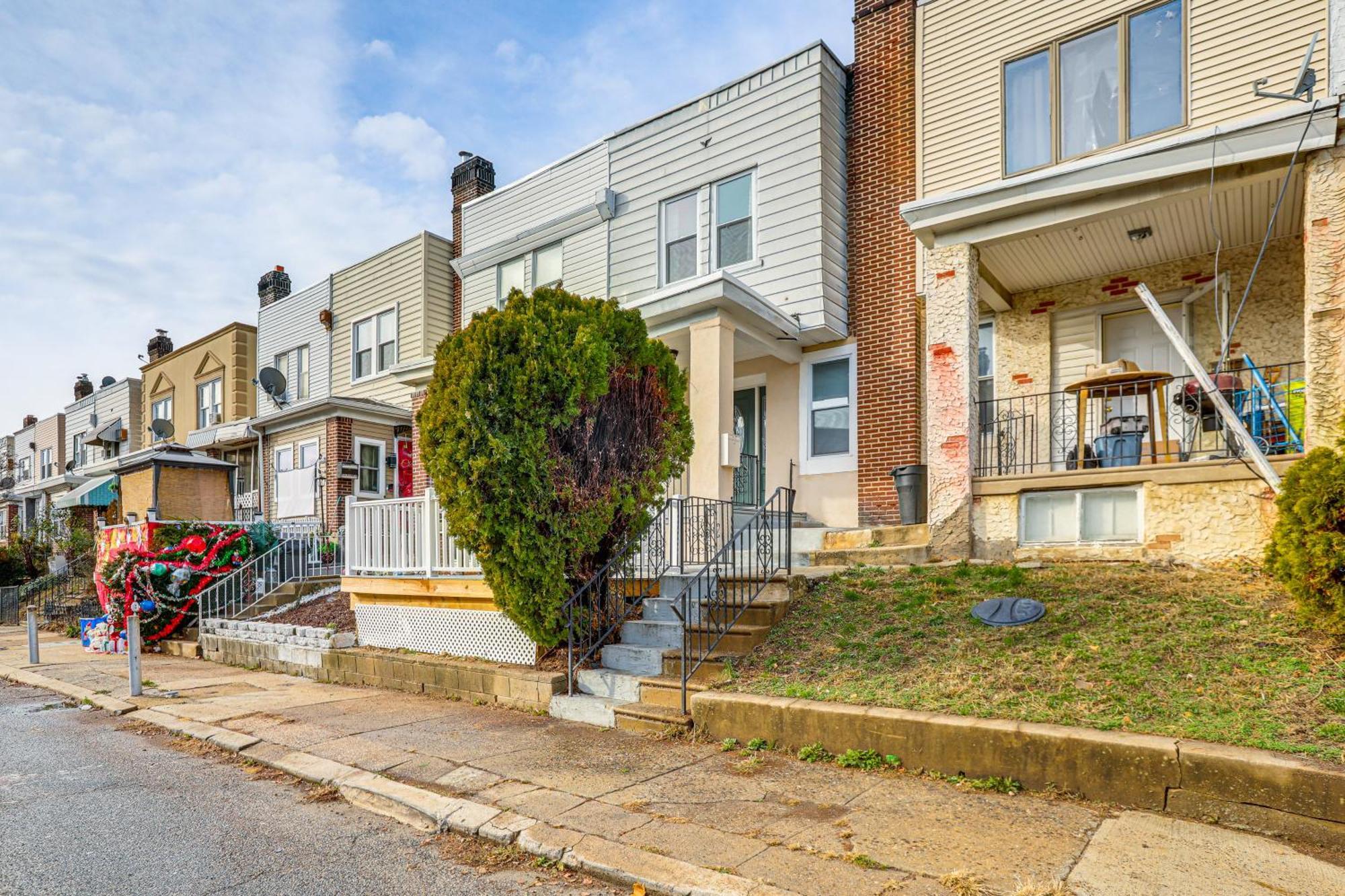 6 Mi To Eagles Games Stylish Philly Townhome! *