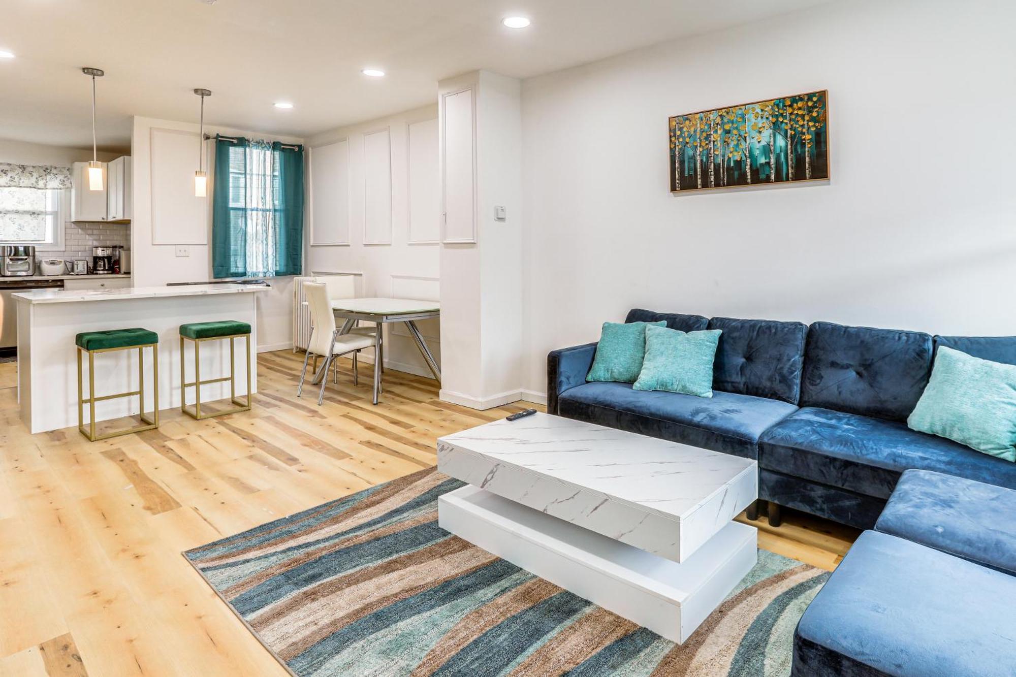 6 Mi To Eagles Games Stylish Philly Townhome!